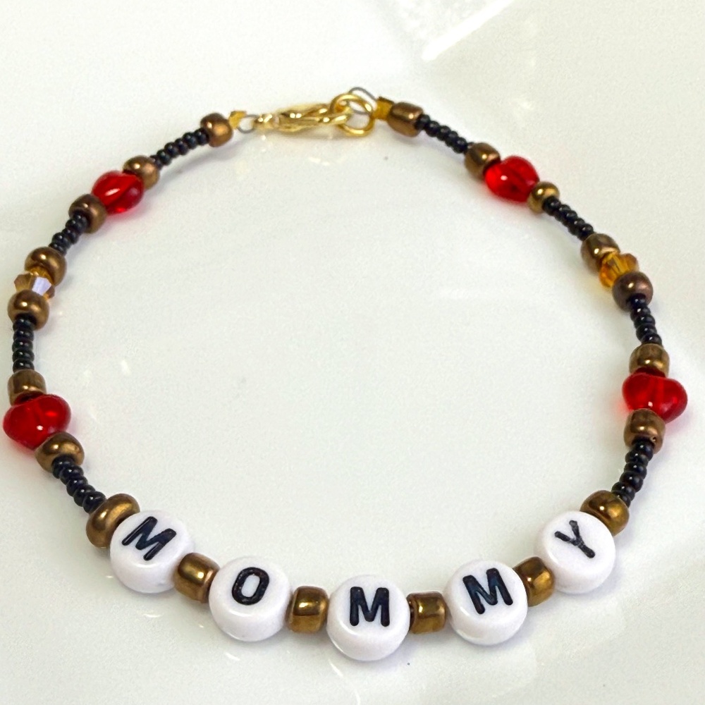 MOMMY bracelet Black Seed Beads, Red hearts, Copper Colored spacers